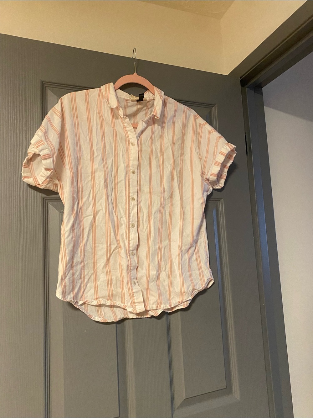 Universal Thread Pink and White Striped Short-Sleeve Button-Down Shirt